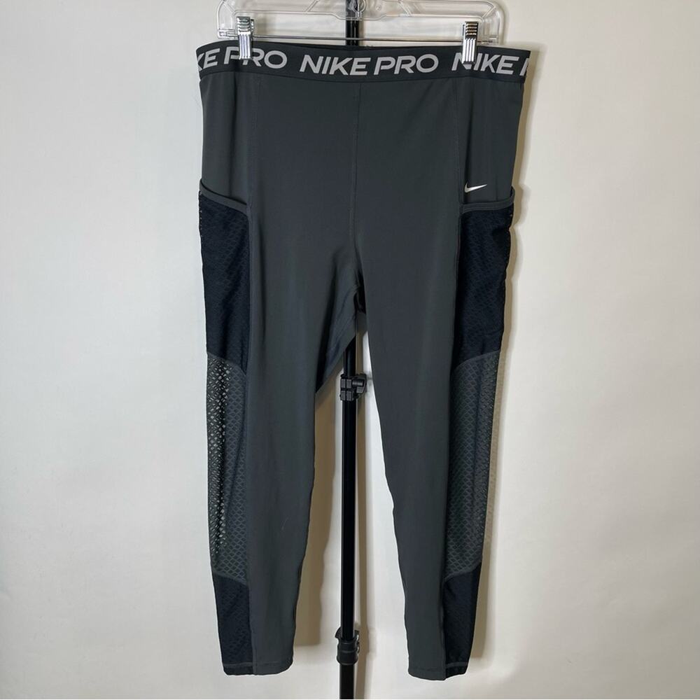 Nike Pro High Waisted Leggings Size XL Women’s